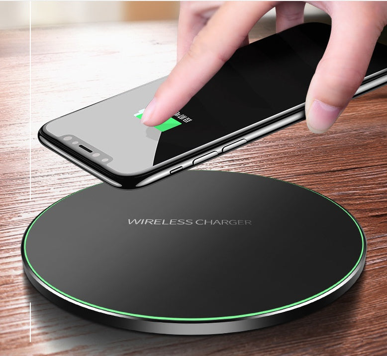 Sleek Wireless Fast Charge Pad – Quick & Reliable - GadgetNest Online Store