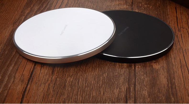 Sleek Wireless Fast Charge Pad – Quick & Reliable - GadgetNest Online Store